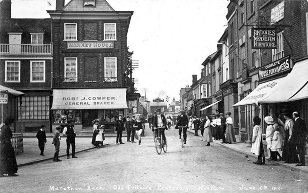 Cyclists at the Market Square